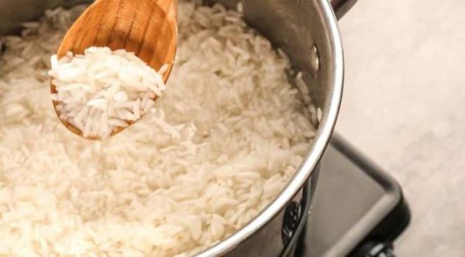 nc piirme tekniini ise Maharg yle aklyor. Bu ekilde piirilen pirin en tehlikesiz pirin piirme tekniidir ve herkes byle piirmelidir. Bir gece nceden pirinci suya yatryorsunuz, ertesi gn pirincin tamamn gzelce ykayp duruladktan sonra 1 lek pirince 5 lek suda piiriyoruz.