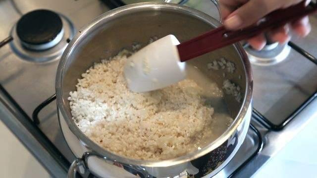 lk piirme teknii hepimizin bildii gibi 1 lek pirince 2 lek su eklinde denedi. Ve bu piirme sonucunda arseniin byk miktarnn pirinte kaldn grd.