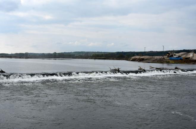 Yalarn yer alt iin de faydal olduunu dile getiren retici Recep Gzelbayram da "iftiler memnun oldu. Kuyularda sular bugn iin iyiydi. retime de yansr. Hasat kurak giderse olmaz; yamura, suya ihtiyac var" diye konutu.