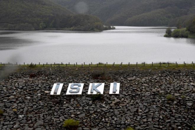 Trakya'dan stanbul'un su ihtiyacn karlayan SK'ye ait Krklareli Vize'de bulunan ve nceki akam savaklarnn almasyla taan Kazandere Baraj ile Istrancalar'da doluluk oran yzde 100'e, Pabudere'de ise yzde 95,33'e kt.    Trakya'da DS 11'inci Blge Mdrl'ne bal Krklareli Baraj yzde 97, Altnyaz Baraj yzde 97, Slolu Baraj yzde 96, Yenikarpuzlu Baraj'nda ise doluluk oran yzde 92 olarak lld.