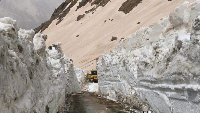 Ekipler, iledeki 3 bin 200 rakml Gllerba s Blgesi yolunu amak iin gnlerdir aba sarf ediyor.