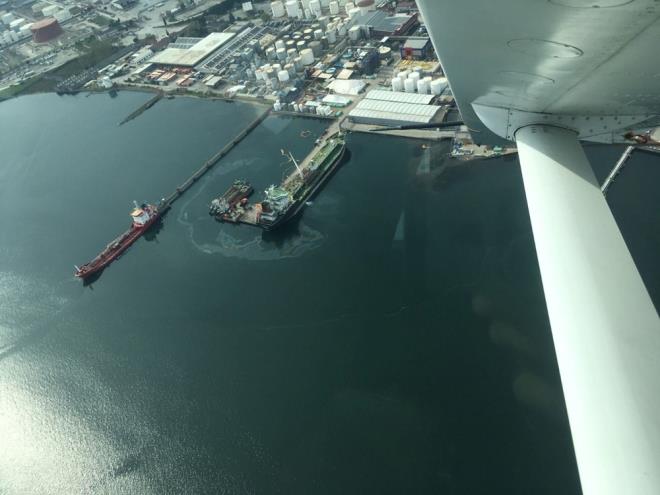 Bykehir Belediyesinden yaplan aklamaya gre, evre Koruma ve Kontrol Dairesi Bakanlna bal ekipler tarafndan, zmit Krfezi'nde deniz uayla denetim gerekletirildi.