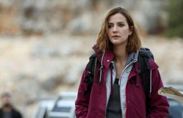 Dizide snr tesine gizlice geen grubun bir baskn sonucu terr rgtnn eline dmeleri, sonrasnda yaadklar dramlar, deiimleri ve ka hikayeleri Ka'a heyecan katyor.