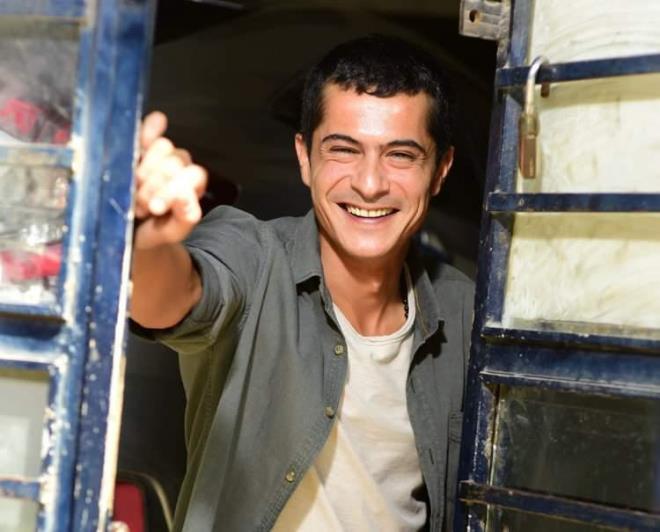 nl oyuncunun zel hayat hakkndaki detaylar ise hayranlarn artt.