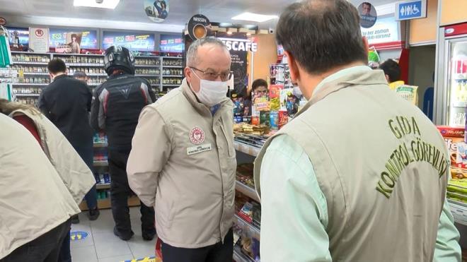 Pastrize edilmemi st veya meyve suyu, peynir,    Kontamine (kirli) i sebze ve meyve, baharat ve erezler yoluyla da bulama olabilir.    Hasta kmes hayvanlar ile temastan sonra,    zellikle ylan, kaplumbaa, kertenkele gibi srngenler, kurbaalar, kular ve civciv gibi evcil hayvanlar ile temastan sonra hijyen kurallarna uyulmamas halinde bulama olabilir.    Bakteri hasta insanlardan dier insanlara da bulaabilir.