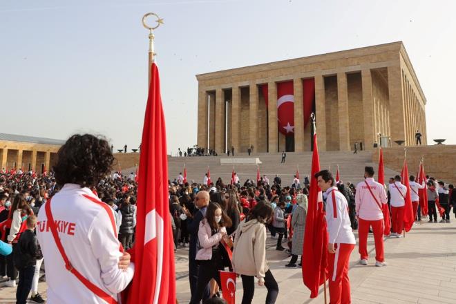 Her yl olduu gibi bu ylda 23 Nisan tm yurtta cokuyla kutland. 81 ilde eitli tren ve etkinlikler dzenlendi.