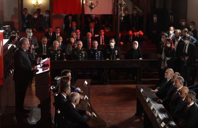 Trenler Birinci Meclis'te devam etti.