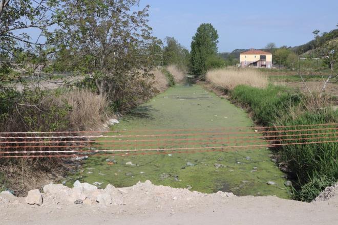 Bostanc, vatandalara duyarl davranmalar arsnda bulunarak dere iine ve evresine p atmamalar uyarsnda bulundu.