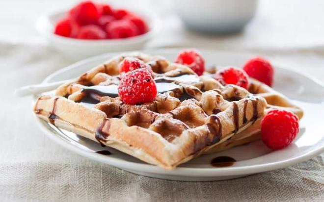 MALZEMELER  <br>  1 su barda un  1 su barda st  1 adet yumurta  1 yemek ka toz eker  1 yemek ka sv ya (tost makinesi iin)  1 paket vanilin  1 tatl ka kabartma tozu  <br>  zeri iin;  <br>  Kakaolu fndk kremas,  ilek,  Brtlen,  Muz,  Orman meyveleri,  Dondurma,