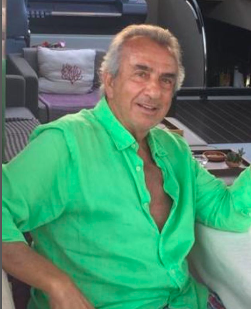 Televizyondaki "Se Bakalm" adl programyla adndan uzun sre sz ettiren Yazcolu, tiyatronun yan sra uzun yllar seslendirme ve seslendirme ynetmenlii yapmtr. Erhan Yazcolu, 18 Temmuz 2014 tarihinde stanbul Bykehir Belediyesi (BB) ehir Tiyatrolar Genel Sanat Ynetmenlii grevine getirildi. ehir tiyatrolarnn 100. ylna zel olarak ise repertuara rk Temel, Lillian, Kerbela, Cibali Karakolu, On ki fkeli Adam oyunlarn eklemitir. 1 Aralk 2015 tarihinde grevinden istifa etti. Erhan Yazcolu, gen isimlerin arlkl olduu at Kat Ak dizisinde Asaf Bey karakterine hayat veriyor.