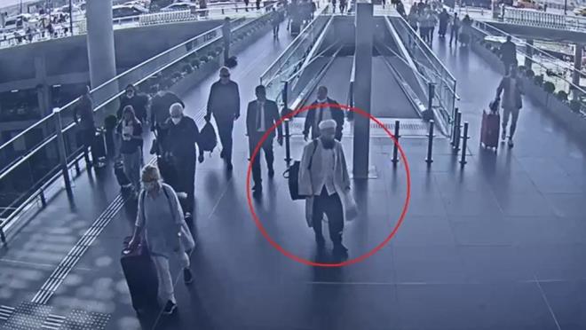 13 YIL KESNLEM CEZASI VAR    evki Berber'in Trabzon'da eitli sulardan hakknda 13 yl kesinlemi cezas bulunduu ve cezaevinden firar ettii renildi.