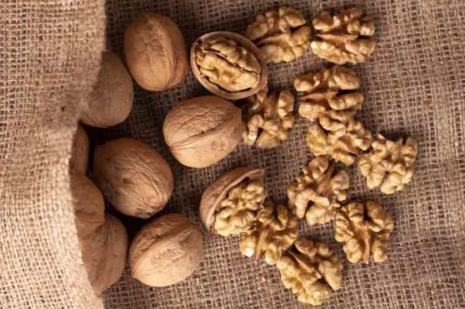 Kansere meyilli hcrelerine tkinliini azaltr. Vcudun zellikle kemiklerdeki iltihaplanma riskinin nne geer. Polifenol grubunun alt yaps bir madde olan ellagitanninler kana kartklarnda iltihapl hcreleri yok eder.