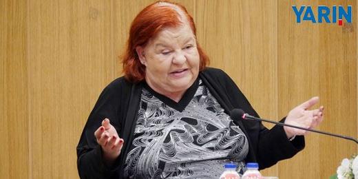 Yalnz "Ben o dilekeyi verdim ama hayatmn hatasn yaptm. Cevabn almadan sahneye ktm. ?i derhal brakn, geri dnn? diye bir yaz geldi kulise." ifadelerini kulland.