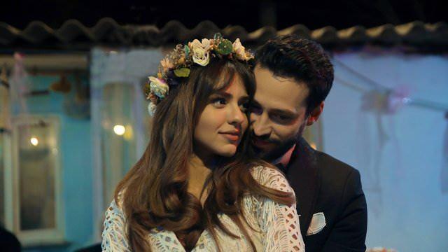  KURU    Ay Yapm?n Show TV ektii  Kuru dizisi ekranlara veda etmeye hazrlanyor. Kanal, Uraz Kayglarolu ve Ekin Ko?un barolnde yer ald diziyi dk reytingleri nedeniyle 28. blmyle bitirmeye hazrlanyor.  Kuru 23 Mays'ta final yapacak.