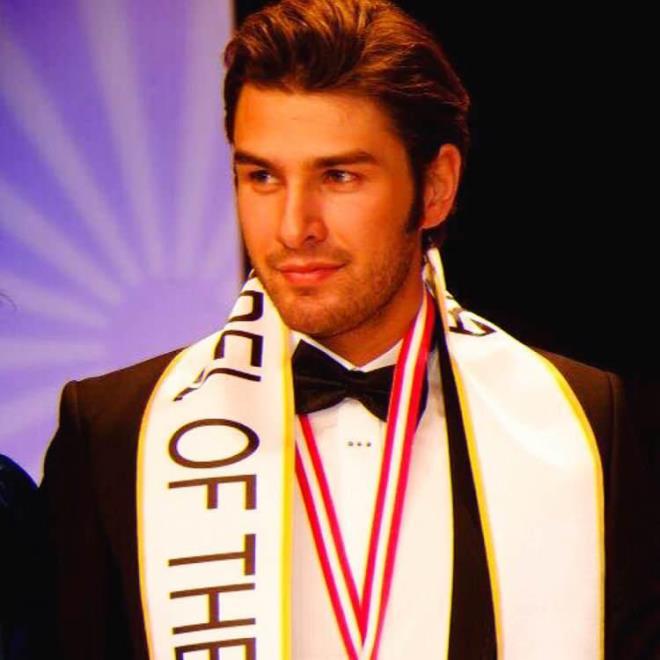 2011 ylnda Best Model of Turkey ve ardndan Best Model of the World seilerek adn duyurmaya balayan Furkan Palal, kariyerine "Kk Srlar" ve "Adn Feriha Koydum" dizileriyle devam etti.