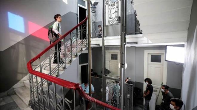 Masumlar Apartman izleyicilerinin sk sk gidip fotoraf ektirdii bina 7 milyon dolara yani 108 milyon TL'ye sata sunuldu.