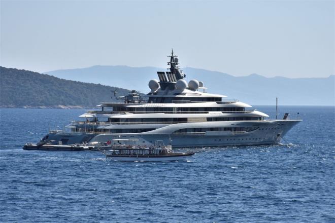 Geen yllarla yine Mula'nn turistik ilelerinde grlen, koylarn ziyaret edildii yatta, biri ana sit, 10'u VIP olmak zere 11 kabin yer alyor.