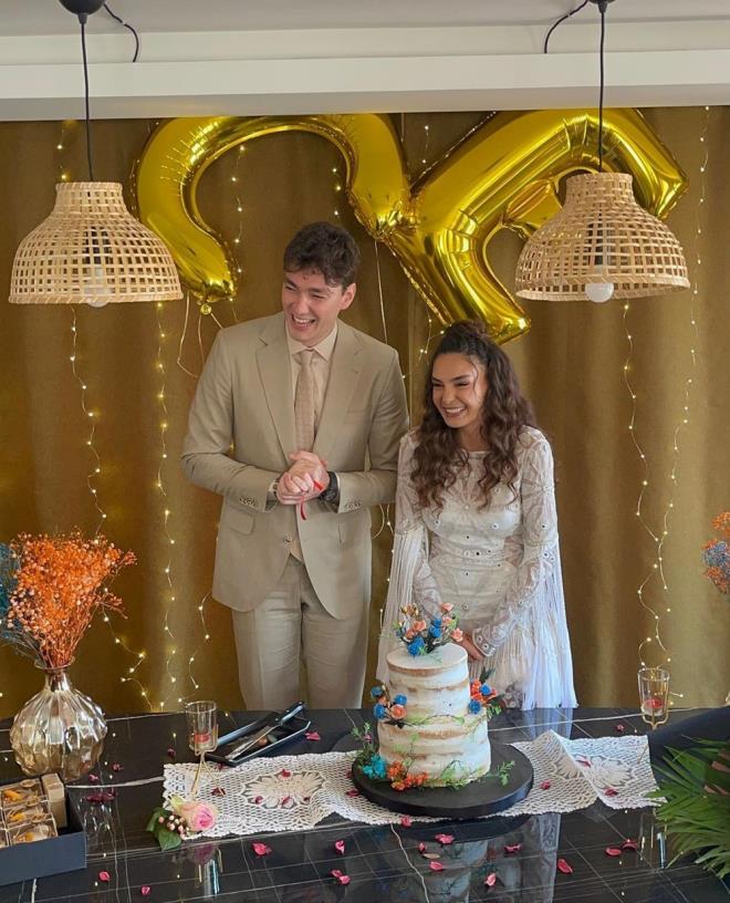 Ebru ahin ve Cedi Osman nianland - 3  EVLLK YOLUNDA LK ADIM    Nian yzklerini takan ift, evlilik yolunda ilk adm atm oldu.