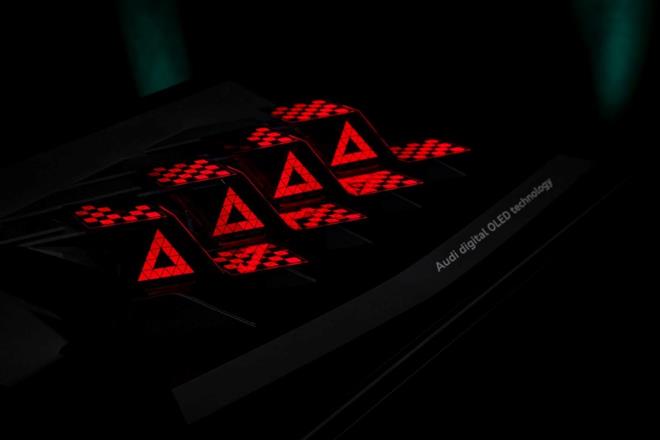 Kapsaml a zmleri sayesinde bir Audi, ilerideki gizli buzlanma hakknda bilgi sahibi olabilecek. Otomobil, arka stop lambalar sayesinde arkasndaki trafii uyarabilecek.