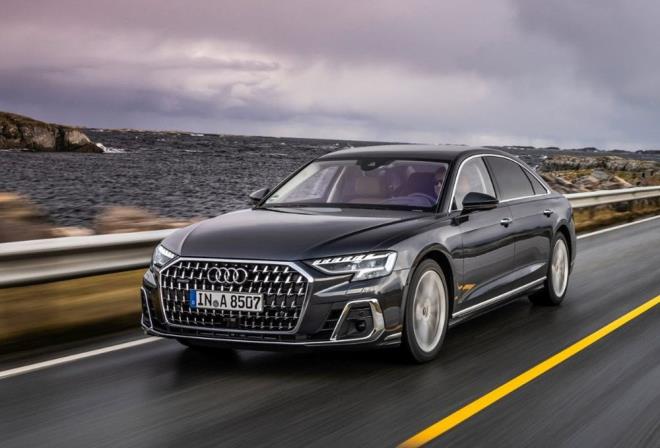 Aydnlatma teknolojisinin gelimesiyle otomotiv devleri de yeni modellerinde gvenlii artrmak iin almalarn hzlandryor.