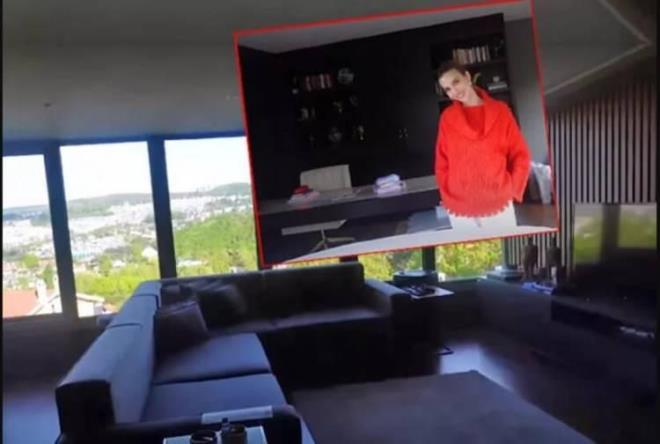 DRT KATLI LKS VLLA   Yaklak yedi aydr mutlu bir evlilik srdren Yasemin-do Tatlses, evlerinde misafir arlad. Glnur Gne ve Mert Vidinli'yi yemee davet eden Tatlses ifti Zekeriyaky'deki villalarnn kaplarn ilk kez am oldu.