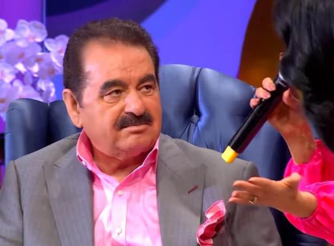 Ankaral Aye Diner'in syledii arkdan dolay alamaya balayan Tatlses, nl arkcya "Sen terbiyesizsin" eklinde k yapt. Hem stdyoda bulunanlar hem de ekran bandakiler olanlara anlam veremedi.