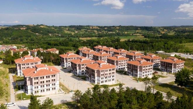 Bavuracaklarn kendisine, eine veya velayeti altndaki ocuklara ait tapuda kaytl kat irtifakl / kat mlkiyetli bamsz bir blmnn veya mstakil bir konutunun (tarla, ba, bahe, ky evi ve iyeri hari) olmamas gerekiyor. Bavuru tarihi itibariyle 25 yan doldurmu olmas (ei vefat etmi olan ocuklu dul bayanlarda ya art aranmyor) gerekiyor.