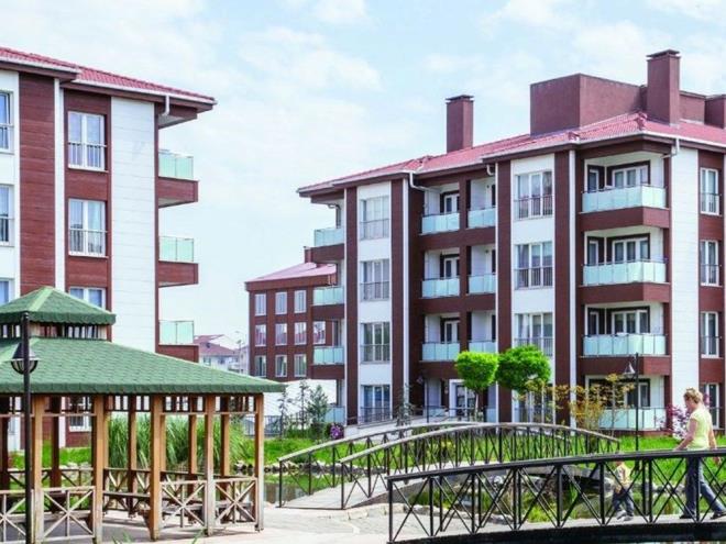 TOK 20 ylda 1 milyon 200 bin konut retti. 2020'de dar gelirli aileler iin 50 bin, 2021'de de 100 bin sosyal konut projesi balatld. Bu yl aklanacak sosyal konutlarn miktarnn ise 150 bin olmas ve 81 ilin tamamnda yeni konutlarn retilmesi bekleniyor.