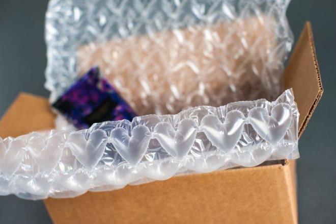 DESTEKLEYC YASTIKLAR      Srtnzn ofiste veya araba srerken biraz daha destee ihtiyac var m? Balonlu naylona sarlm bir minder yastk grevi grebilir.