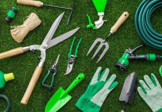 BAHE ALETLER KULLANIMINDA        Bahe aletleri uzun sreli kullanldnda ellerde yaralara neden olur. Bunu nlemek iin bu kulplara biraz balonlu naylon sararak ekstra yastklama yapabilirsiniz.