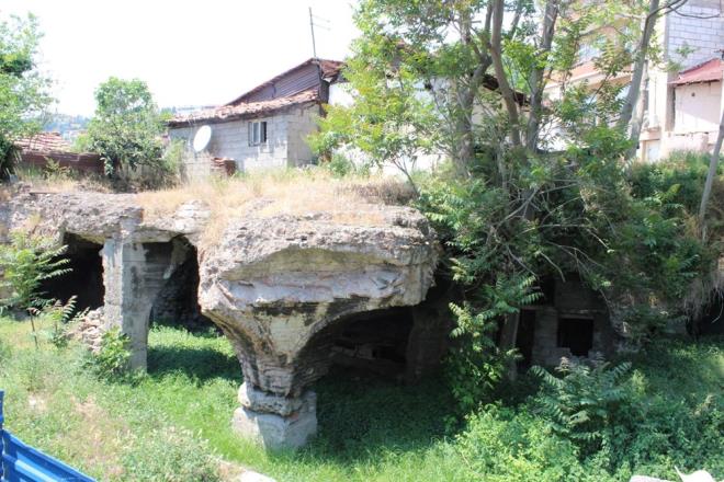 Alann tarihi yap olmas nedeniyle turist ekebilecek blge olduunu syleyen Prof. Dr. kse, yle devam etti: