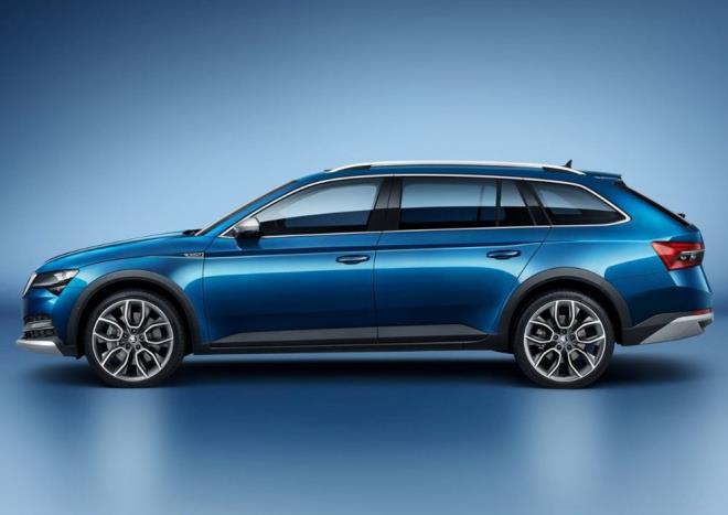 Superb Combi Scout, 150 PS g reten 1.5 litrelik TSI benzinli nite ile 0-100 km/s hzlanmasn sadece 9.3 saniyede tamamlyor ve 214 km/s maksimum hza ulayor.