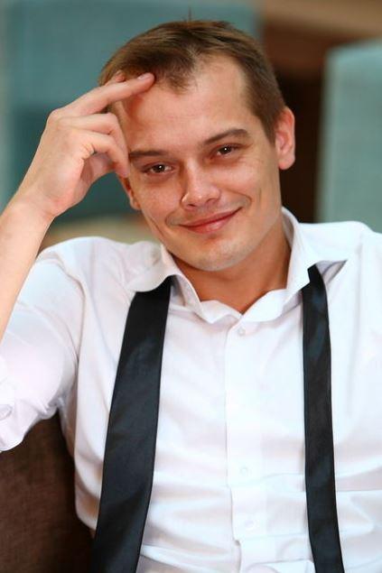 Ardndan yaad skntl ve zor dnemlerle birlikte ekranlardan uzak kalm ve tedavi grmt.