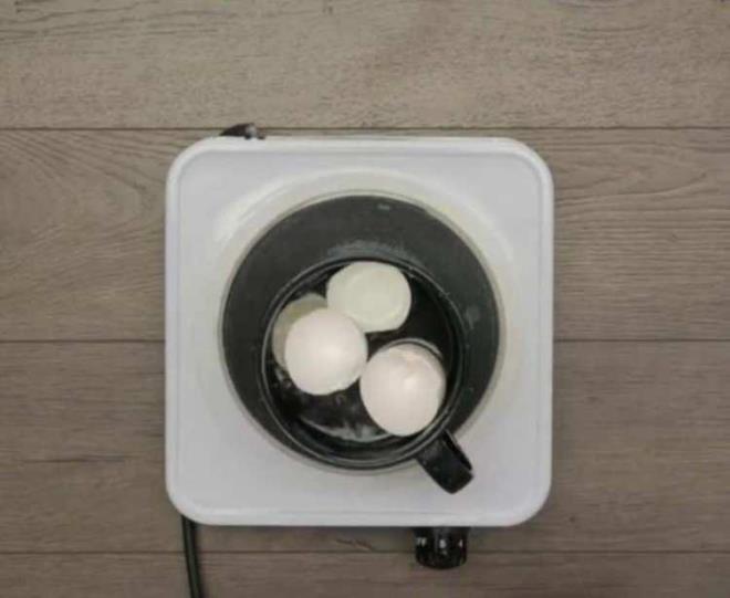  adet yumurtann kabuunu kaynatn