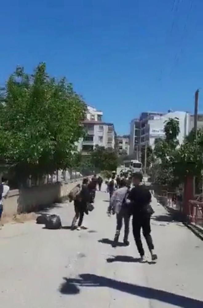 1 ORGANZATR TUTUKLANDI    Yabanc uyruklularn lkeye girmesini organize eden kiinin de tutukland belirtildi.