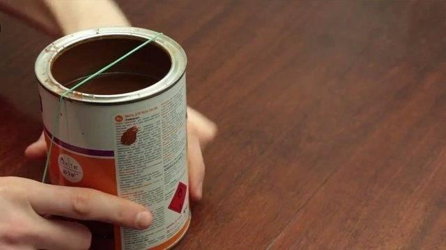 Boya kutusuna baladnz lastik ile boya frasn szerek yere damlamasn engelleyebilirsiniz.