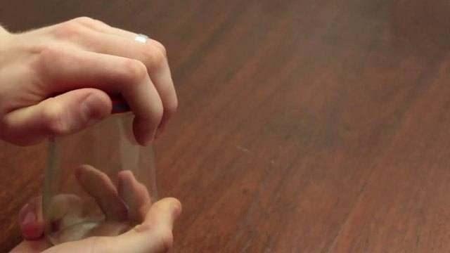 Lastik sayesinde eliniz kaymayacak ve kapa kolaylkla aabileceksiniz.