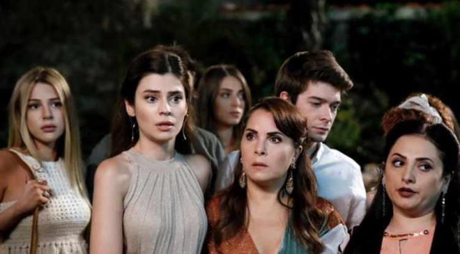 stanbul'un Gktrk semtinde yaayan gen oyuncu Eda Elif Balaml'nn ba fena halde dertte. 1997 doumlu olan oyuncu komusu olan Suat . hakknda su duyurusunda bulundu. Balaml, uzun bir sredir komusu tarafndan taciz edildiini bildirdi.