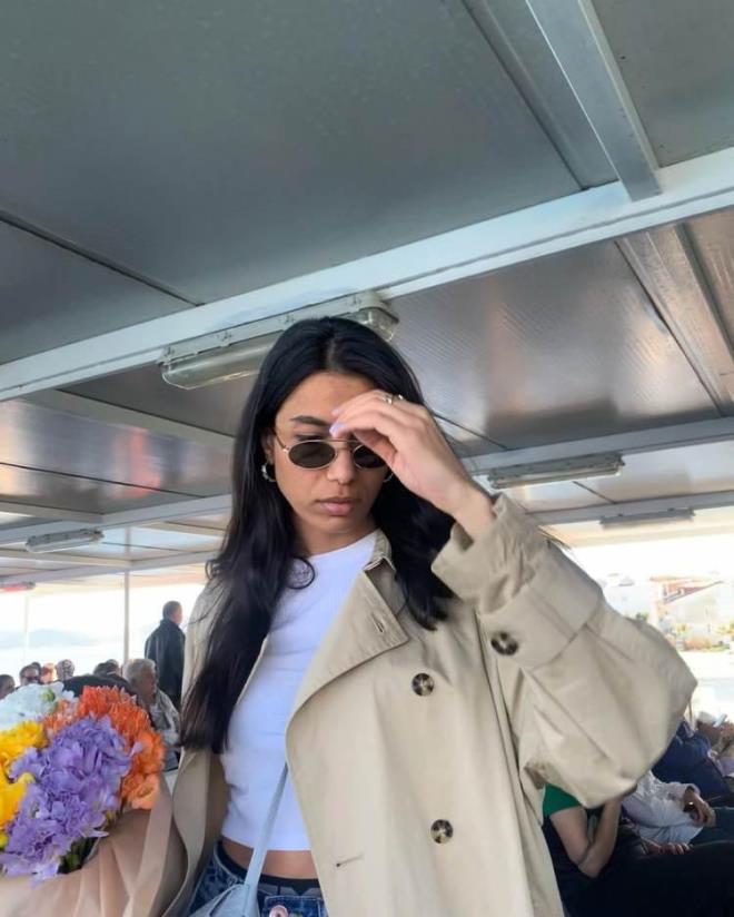 Cemre Uyank'n son pozlarna "Manken olmaya m karar verdin?" tarznda yorumlar yad.