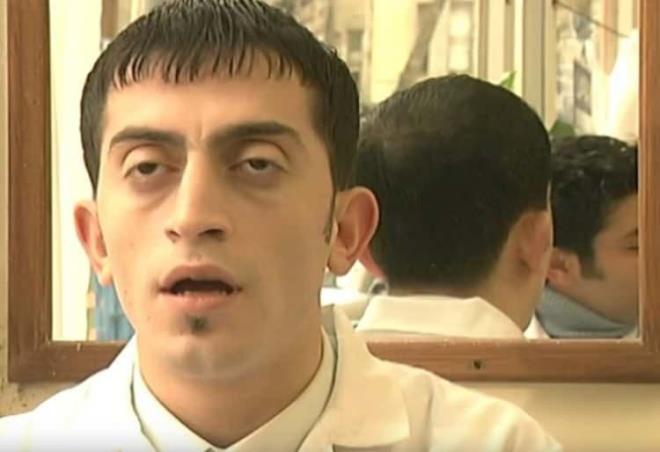 Hasan Kaan'n oynad Heredot Cevdet'in yanndna bir an olsun ayrlmayan ve kahvedeki hikayelerine elik eden l lakabyla bilenen oyuncu daha sonra farkl projelerde yer alsa da hep bu karakterle hatrland.