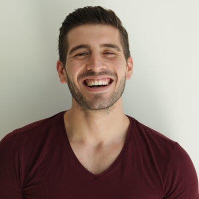 KASLARIYLA OV YAPTI    Youn i temposunda ara vermeden spor yapan oyuncu, karn kaslaryla ov yapt. Asansrde bir video eken Ceyhan, tirtn kaldrarak karn kaslarn sergiledi. O anlar 2 milyon takipisinin bulunduu Instagram hesabndan yaynlayan oyuncuya yorum ve beeni yad.