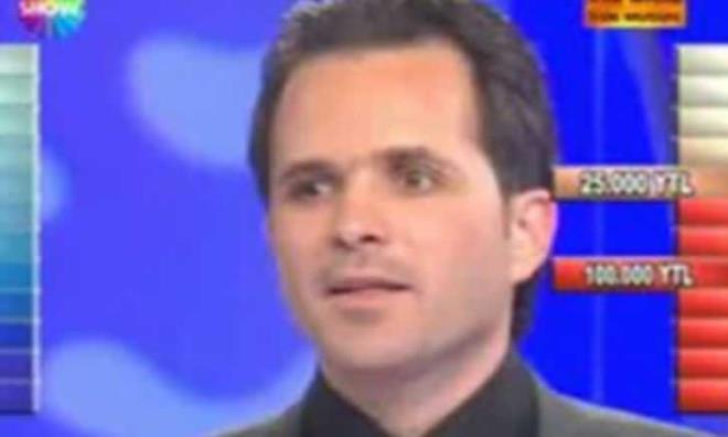 Acun Ilcal'nn  2007-2017 yllarnda sunduu  "Var msn Yok musun?" yarmas  sezon boyunca en ok izlenen yarmalardan biri oldu. Yarmaya katlan grme engelli Evren Doru 100 bin TL'yi kazanan isim olmutu. Yarmada en ok dikkat eken isimlerden biri olan Evren Doru'nun yllar ierisindeki deiimi grenleri artt.