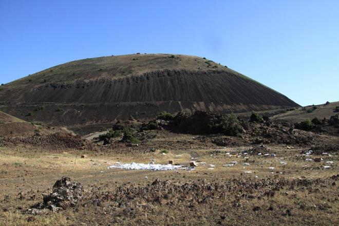 Trkiye'nin ilk ve tek Avrupa UNESCO tescilli Kula-Salihli Jeopark alan ierisinde yer alan ve her yl on binlerce yerli ve yabanc turisti arlayan Kula Divlit Yanarda p ynlaryla doldu.