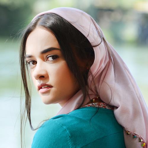 Oyuncu Hande Soral Demirci ile smail Demirci iftinin bebekleri dn akam dnyaya geldi. Hande Soral, olu Ali ile ilk fotorafn paylat.