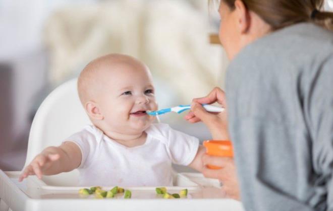 En son North Carolina niversitesi'nde  beslenme uzman olan Dr. Steven Zeisel Daily Mail'e verdii demete herkese az bilinen kolinin insan beyninin geliiminin anahtar olabileceini aklad.