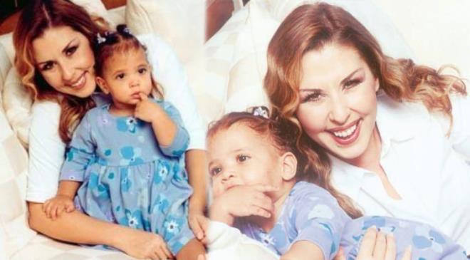 Yurt dnda okuyan Aye Nazl, koronavirs nedeniyle yaanan pandemiden dolay annesi Nilfer'le uzun sre gremedi.