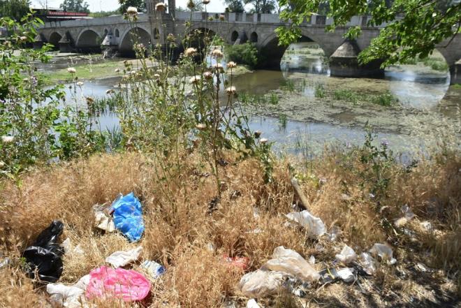 Gelen turistleri, herkesi etkiliyor. Her yl daha kt bir grnt ile karlayoruz. Geen yldan daha dk bir seviyede.''