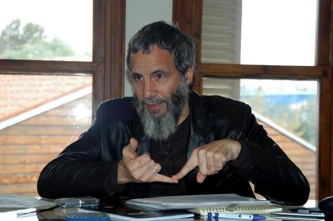 arklarnda Allah sevgisini n plana karan Yusuf slam Fauzia Mubarak Ali ile evlendi. 6 ocuu olan efsane isim Londra'da yayor. Sk sk ailesiyle vakit geiren Yusuf slam bugn paylat Cuma Gn mesajyla hayranlarn duygulandrd.