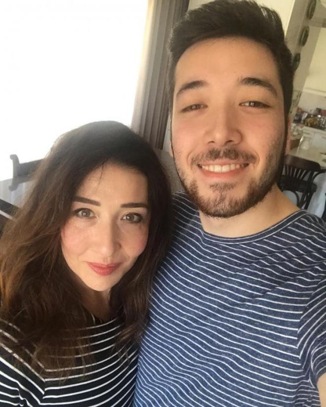 te oyuncunun olu Sarp'la olan paylamlar: