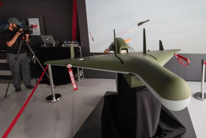 Lentatek, tamamlad altyap hazrlklaryla Karg?nn seri retimi iin de gn sayyor.    Hava arac, yer sistemleri, seyrsefer ve otomatik uu kontrol sistemi tasarm ve retimi ile sistem yazlm ayn zamanda proje yrtcs olan Lentatek tarafndan hayata geirilen Karg Projesi yerli ve milli zmlerle seri retime yaklayor.